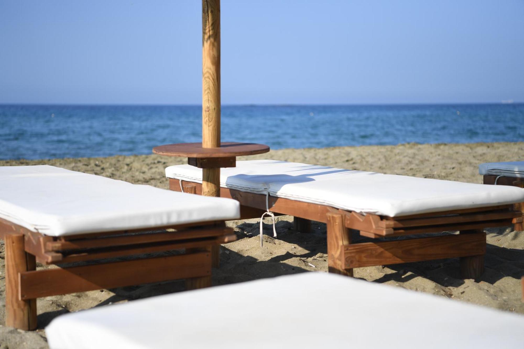 اجيوس ايوانيس Nostos Beachfront Apartments & Studios المظهر الخارجي الصورة