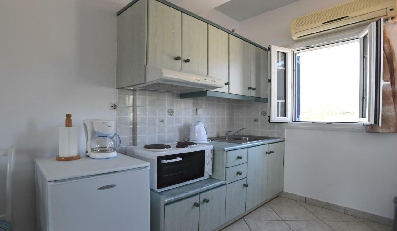 اجيوس ايوانيس Nostos Beachfront Apartments & Studios المظهر الخارجي الصورة
